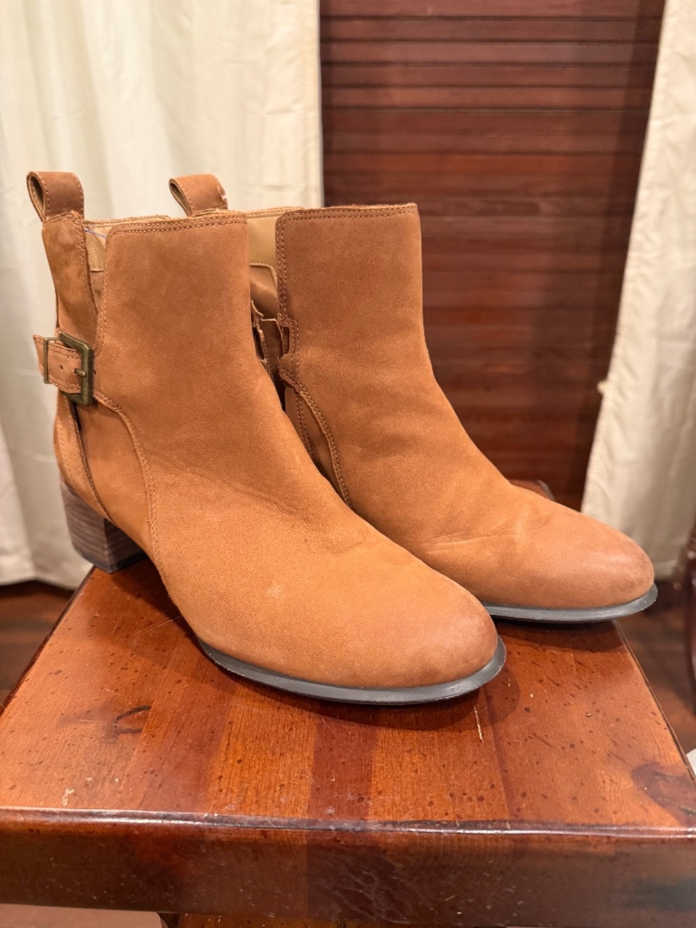 Vionic boots